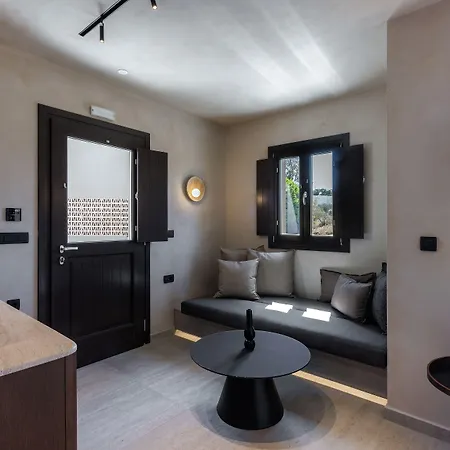 Hidden Hills Hotel Messaria (Santorini)