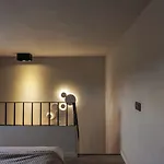 Hidden Hills Hotell *