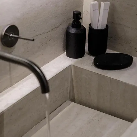 Hidden Hills מלון *