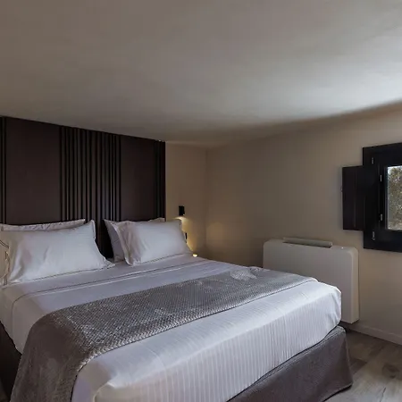 Hidden Hills Mesariá