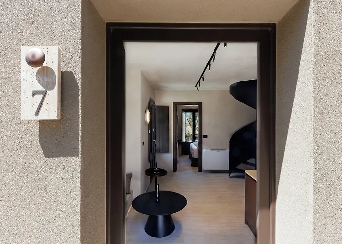 Hidden Hills Mesaria