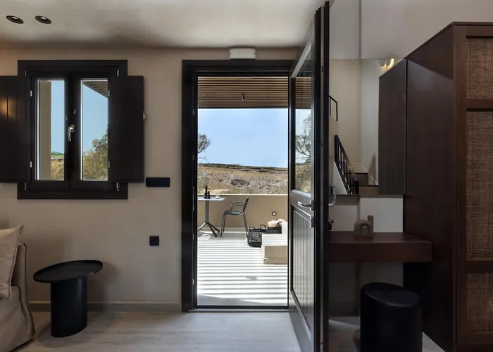 Hidden Hills Hotel Messaria (Santorini)